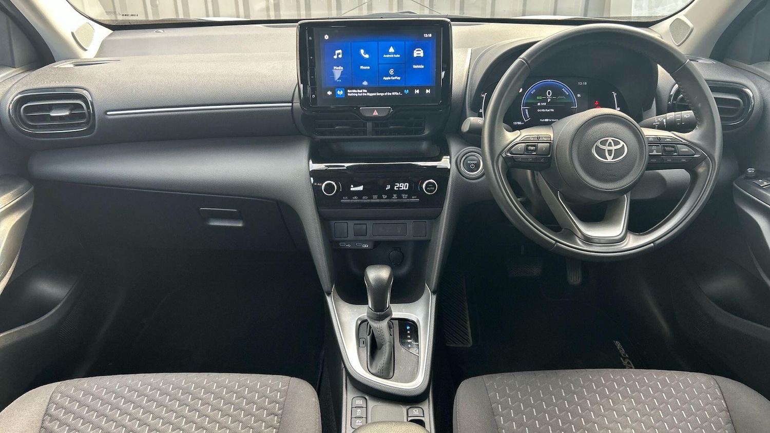 Used Toyota Yaris Cross 2024 for sale - 77939461: Photo 9