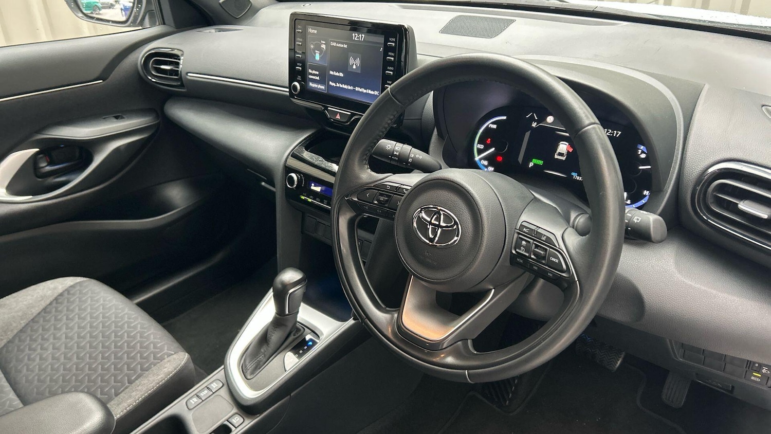 Used Toyota Yaris Cross 2023 for sale - 76166600: Photo 12