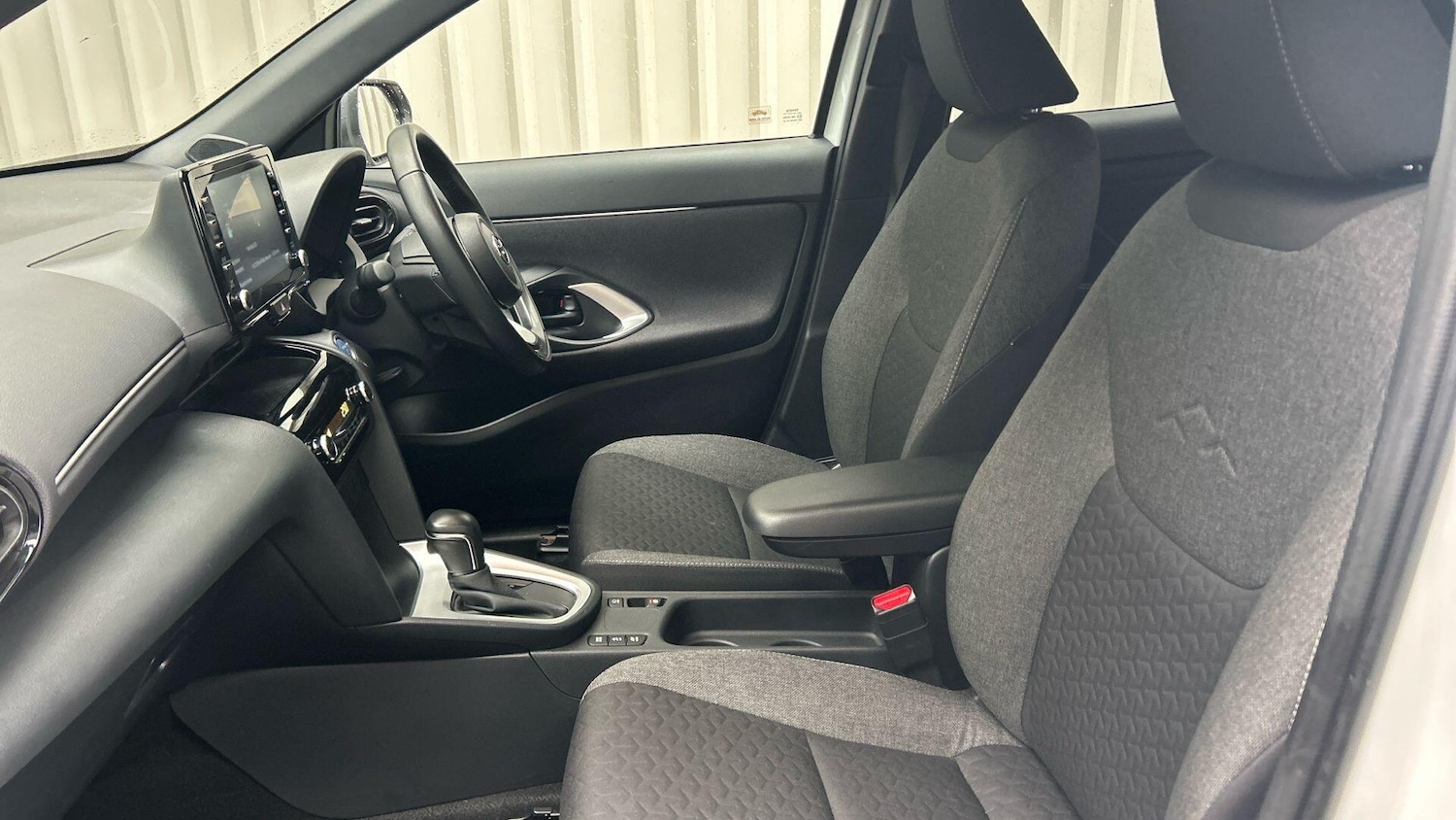 Used Toyota Yaris Cross 2023 for sale - 76166600: Photo 16