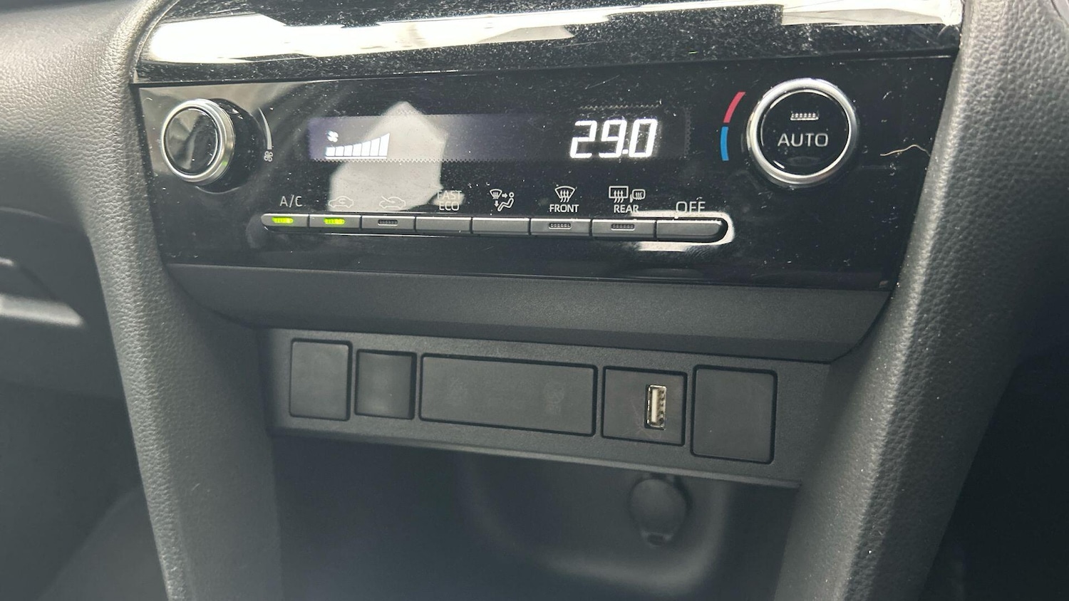 Used Toyota Yaris Cross 2023 for sale - 76166600: Photo 32