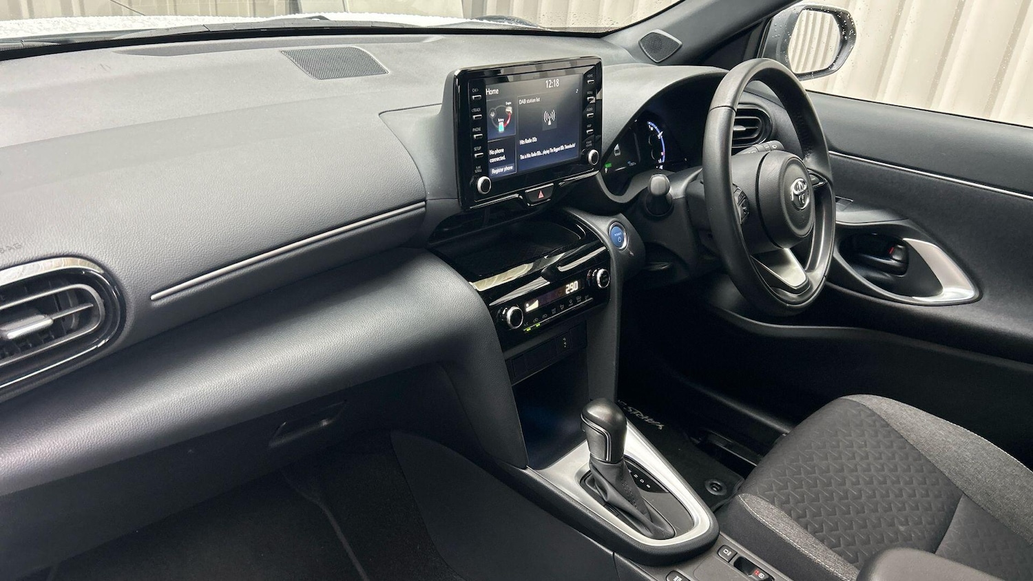 Used Toyota Yaris Cross 2023 for sale - 76166600: Photo 42