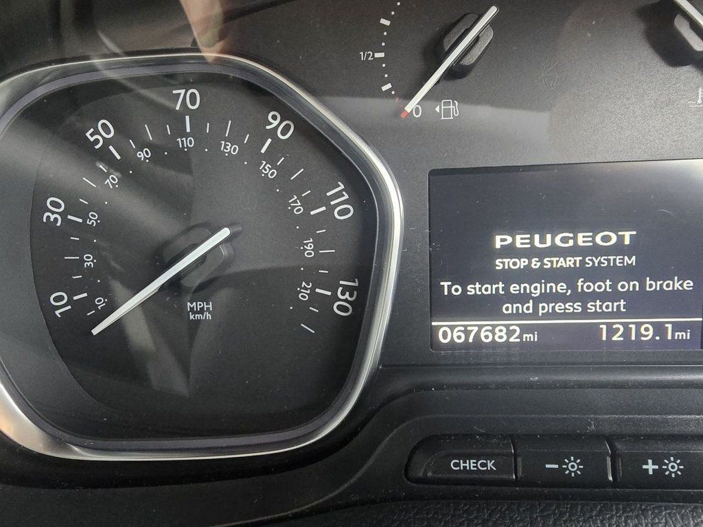 Used Peugeot Traveller 2018 for sale - 78044065: Photo 12