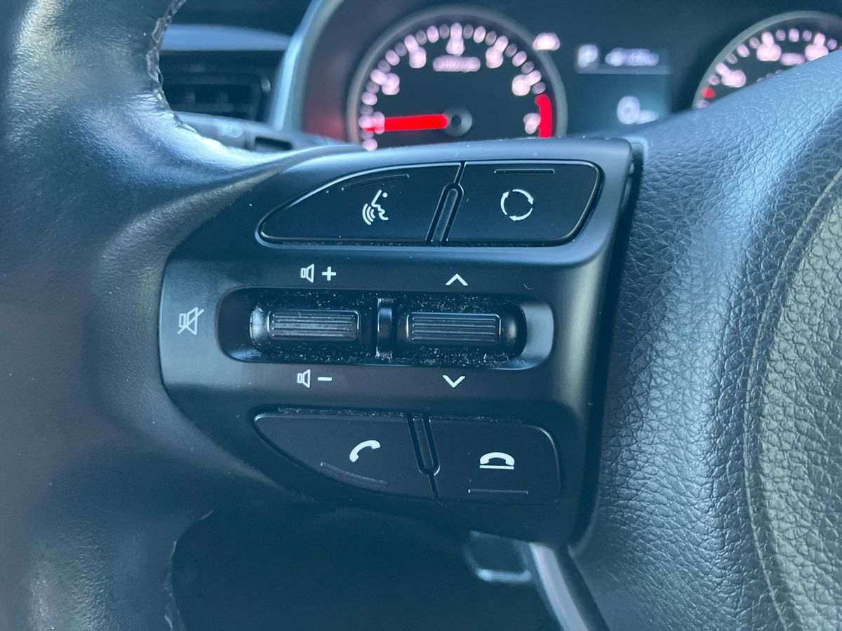 Used Kia Stonic 2018 for sale - 76748594: Photo 17