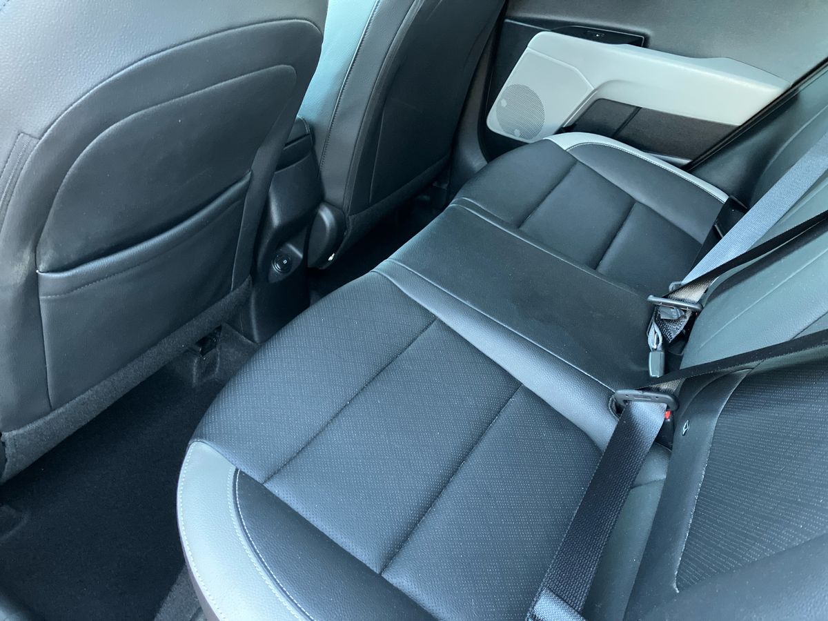 Used Kia Stonic 2018 for sale - 76748594: Photo 30