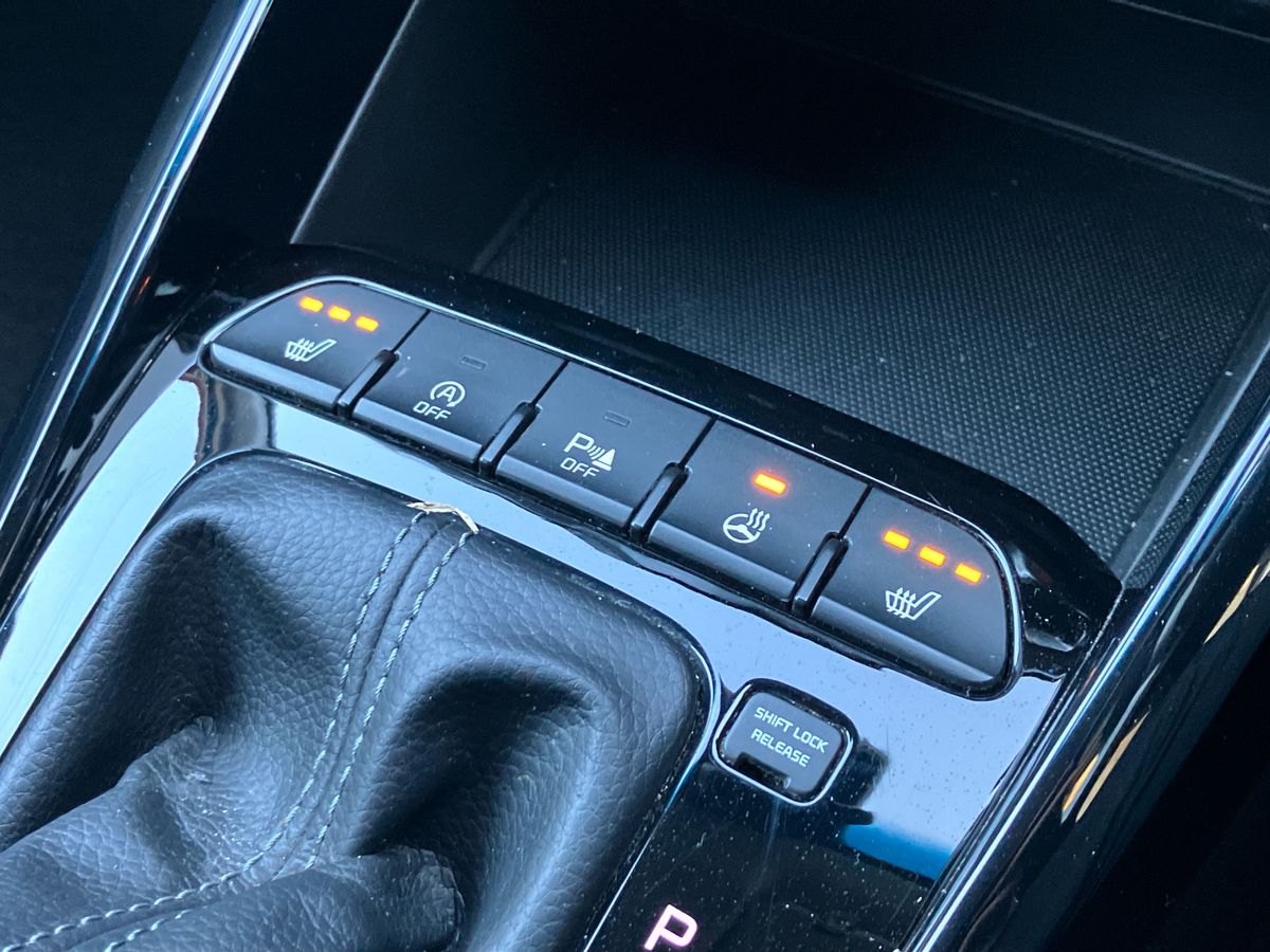 Used Kia Stonic 2018 for sale - 76748594: Photo 37