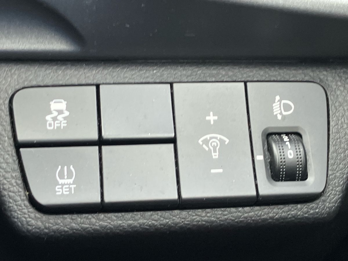 Used Kia Stonic 2019 for sale - 77398688: Photo 33