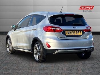 Used Ford Fiesta 2018 for sale - 76249572: Photo