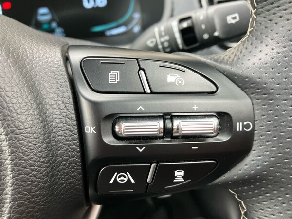 Used Kia Stonic 2024 for sale - 75271203: Photo 36