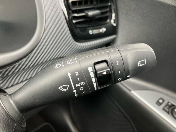 Used Kia Stonic 2024 for sale - 75271203: Photo 38