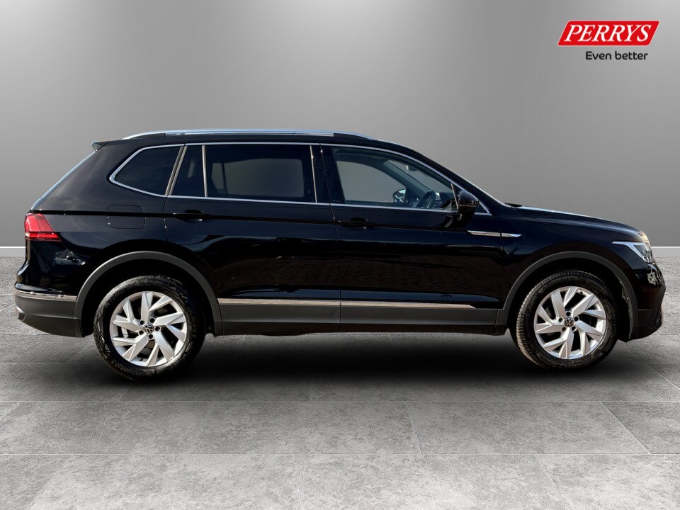 Used Volkswagen Tiguan Allspace 2023 for sale - 77980510: Photo 8