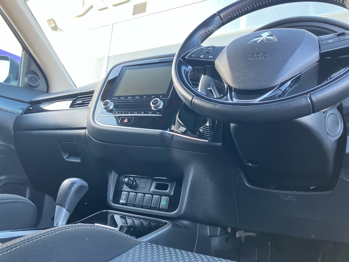 Used Mitsubishi Outlander 2020 for sale - 76128150: Photo 17