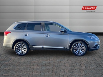 Used Mitsubishi Outlander 2020 for sale - 76128150: Photo