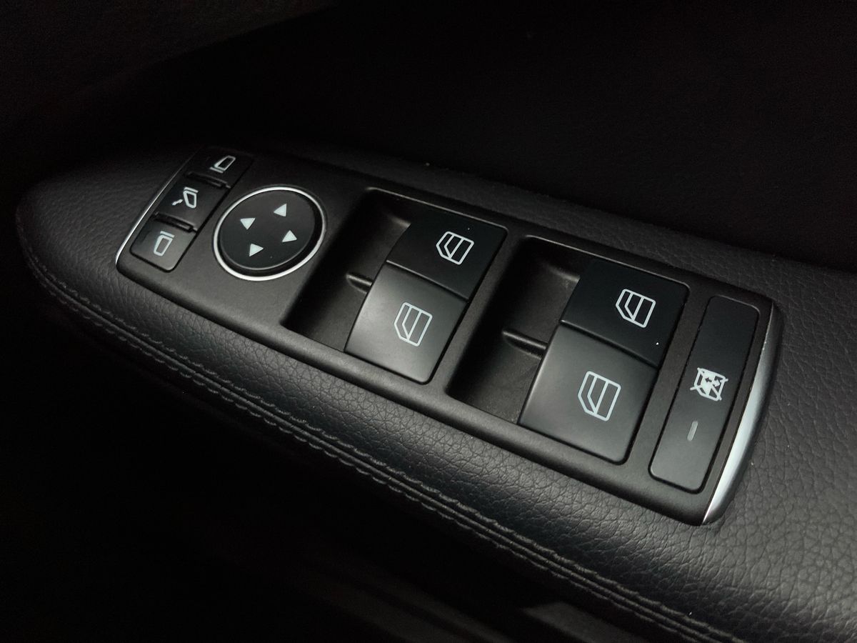 Used Mercedes-Benz E Class 2016 for sale - 77997902: Photo 18