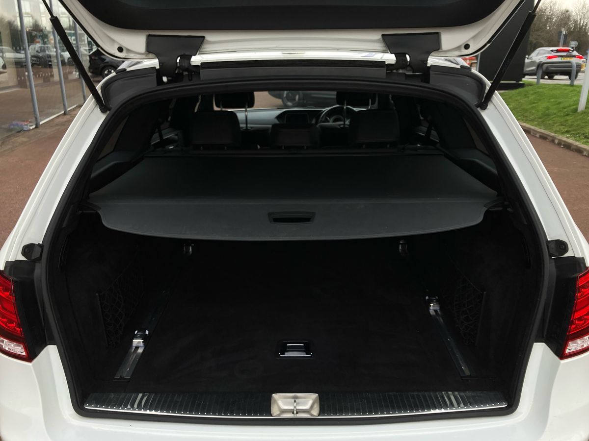 Used Mercedes-Benz E Class 2016 for sale - 77997902: Photo 35