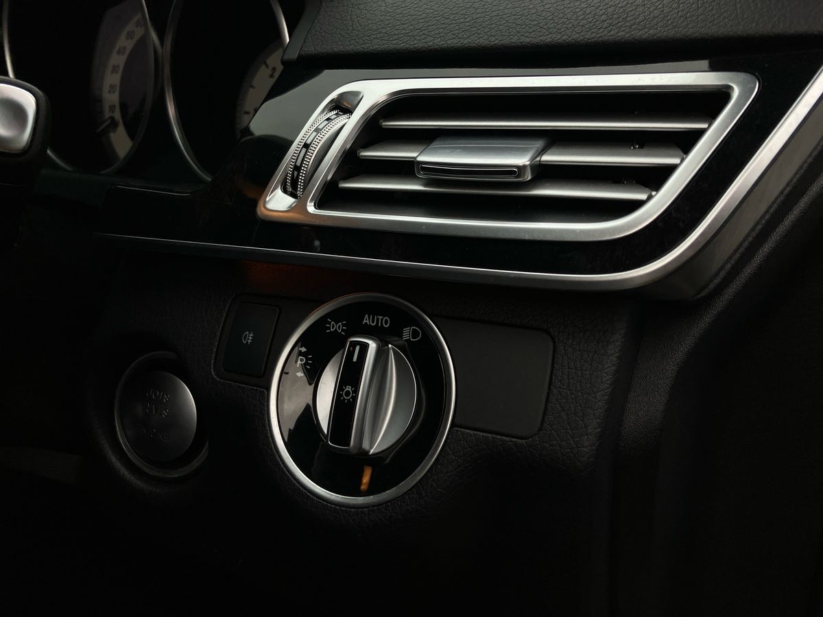 Used Mercedes-Benz E Class 2016 for sale - 77997902: Photo 53