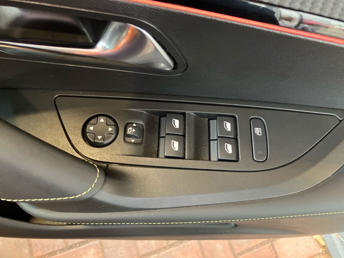 Used Peugeot 2008 2023 for sale - 76171219: Photo 36