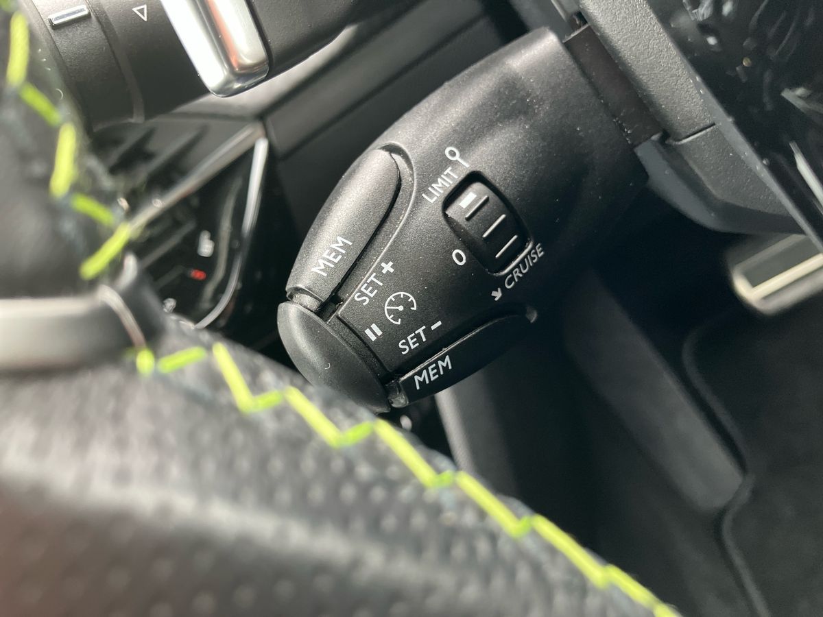 Used Peugeot 2008 2023 for sale - 76171219: Photo 63