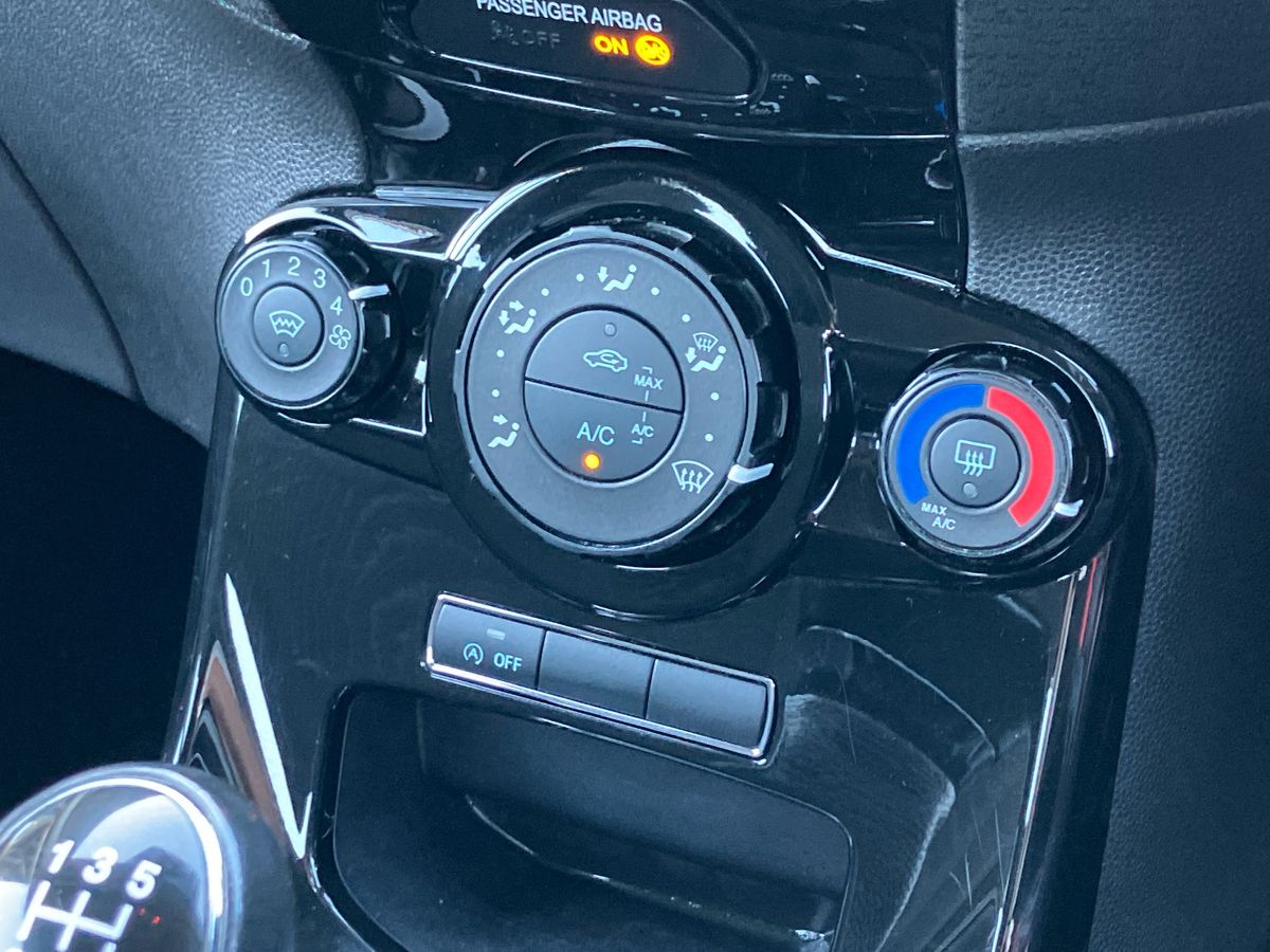 Used Ford Fiesta 2017 for sale - 76957943: Photo 12