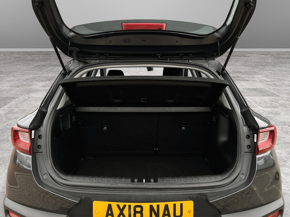 Used Kia Stonic 2018 for sale - 77635605: Photo 12