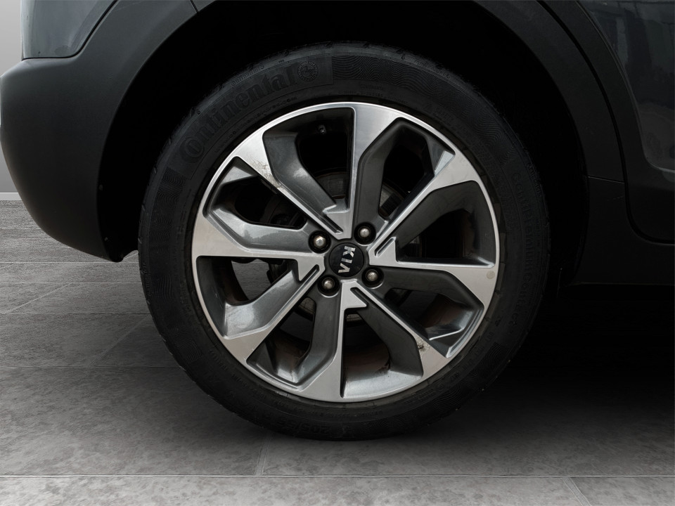 Used Kia Stonic 2018 for sale - 77635605: Photo 9