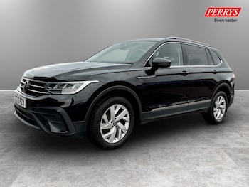 Used Volkswagen Tiguan Allspace 2023 for sale - 78105300: Photo