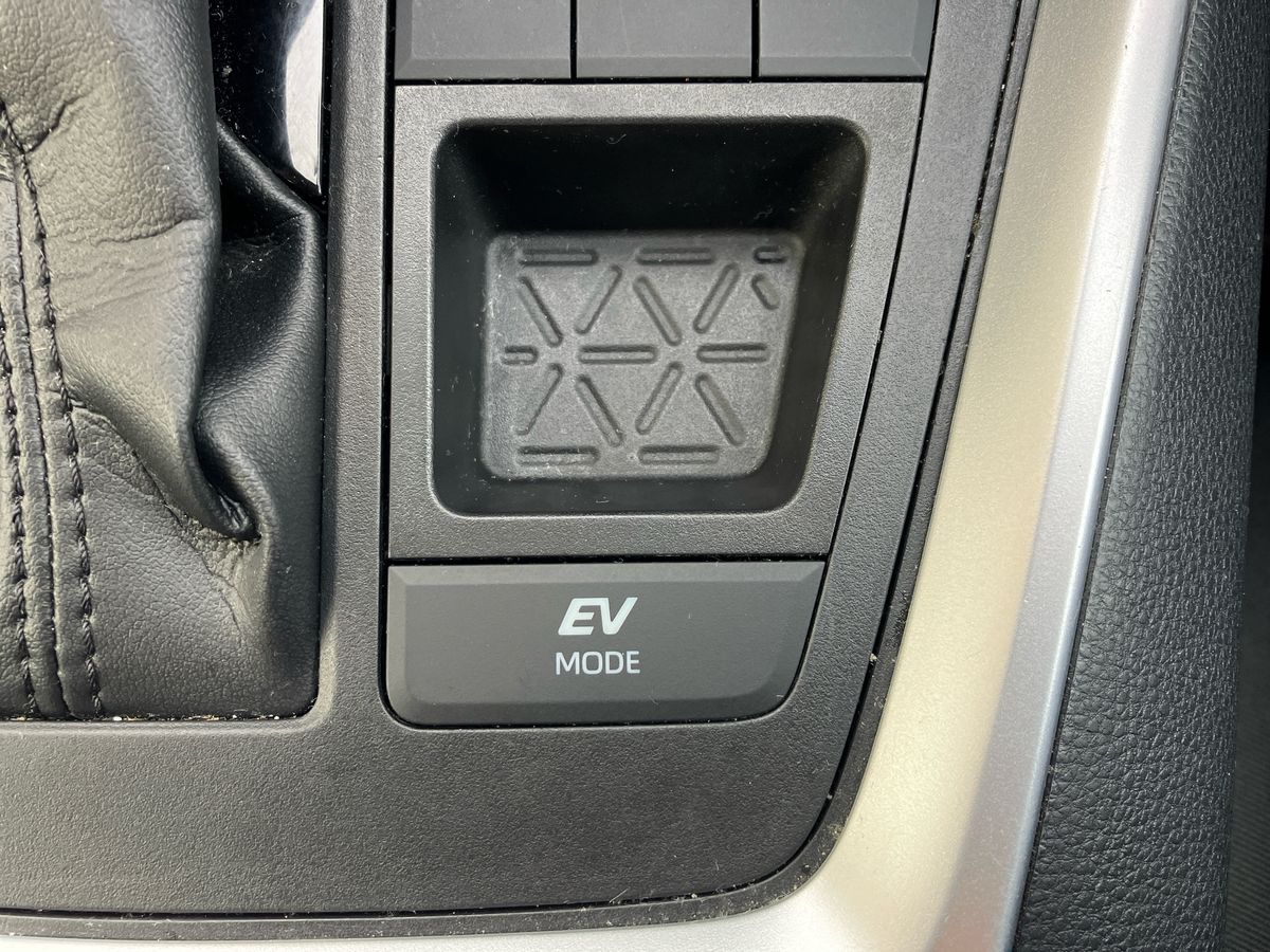 Used Toyota RAV4 2022 for sale - 76128152: Photo 38