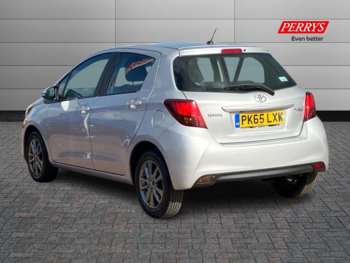 Used Toyota Yaris 2015 for sale - 74925738: Photo