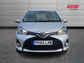 Used Toyota Yaris 2015 for sale - 74925738: Photo