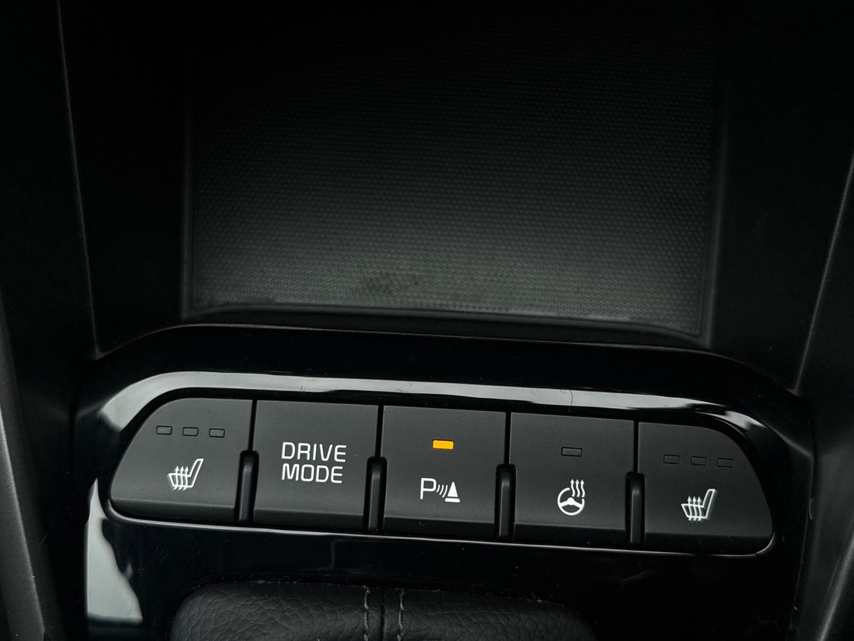 Used Kia Stonic 2023 for sale - 76425897: Photo 36