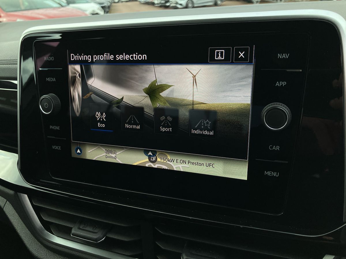 Used Volkswagen T-Roc 2023 for sale - 77283372: Photo 38