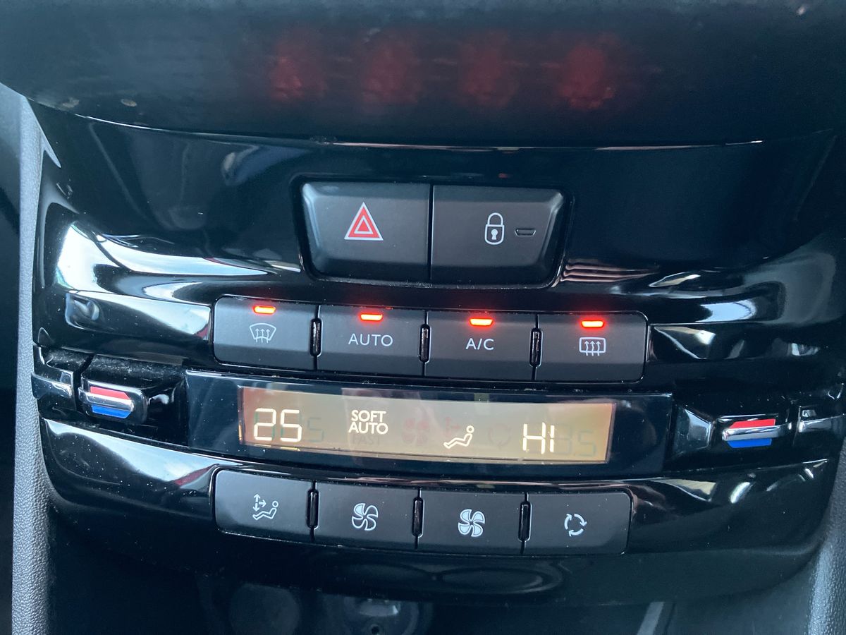 Used Peugeot 2008 2016 for sale - 77058538: Photo 12