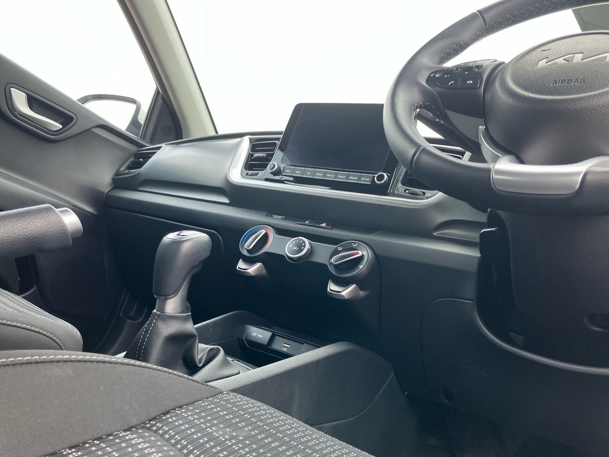 Used Kia Stonic 2024 for sale - 77617241: Photo 17