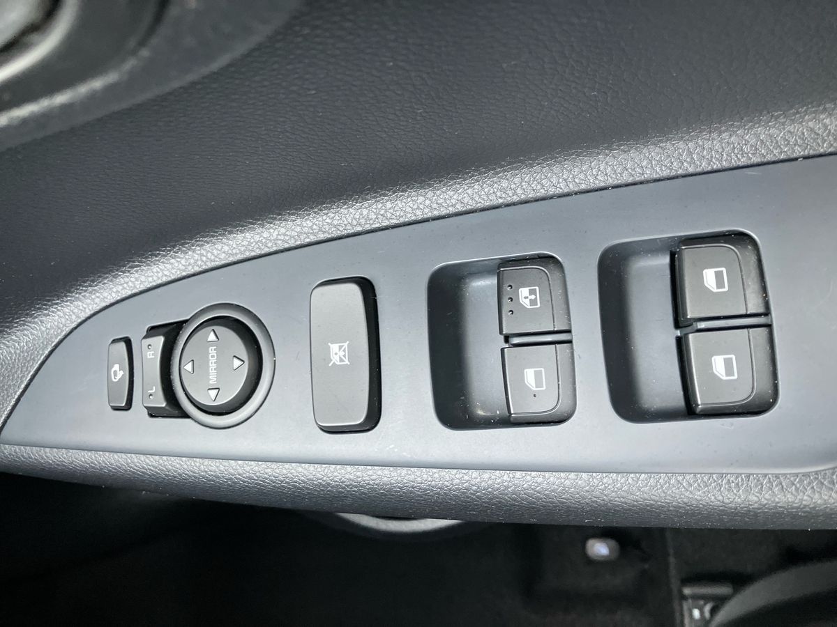 Used Kia Stonic 2024 for sale - 77617241: Photo 18