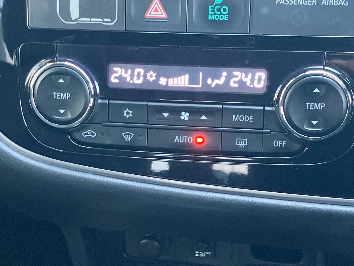 Used Mitsubishi Outlander 2017 for sale - 76612003: Photo 12