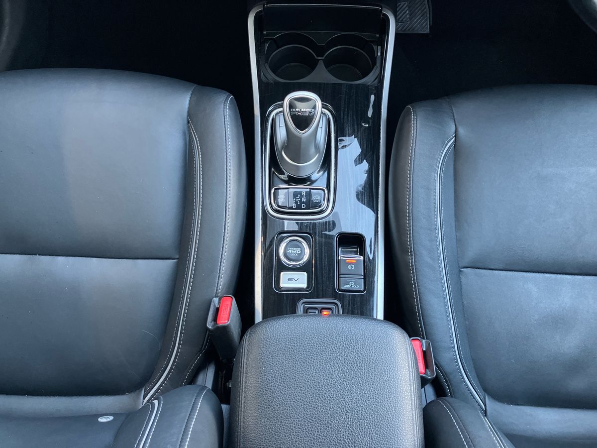 Used Mitsubishi Outlander 2017 for sale - 76612003: Photo 17