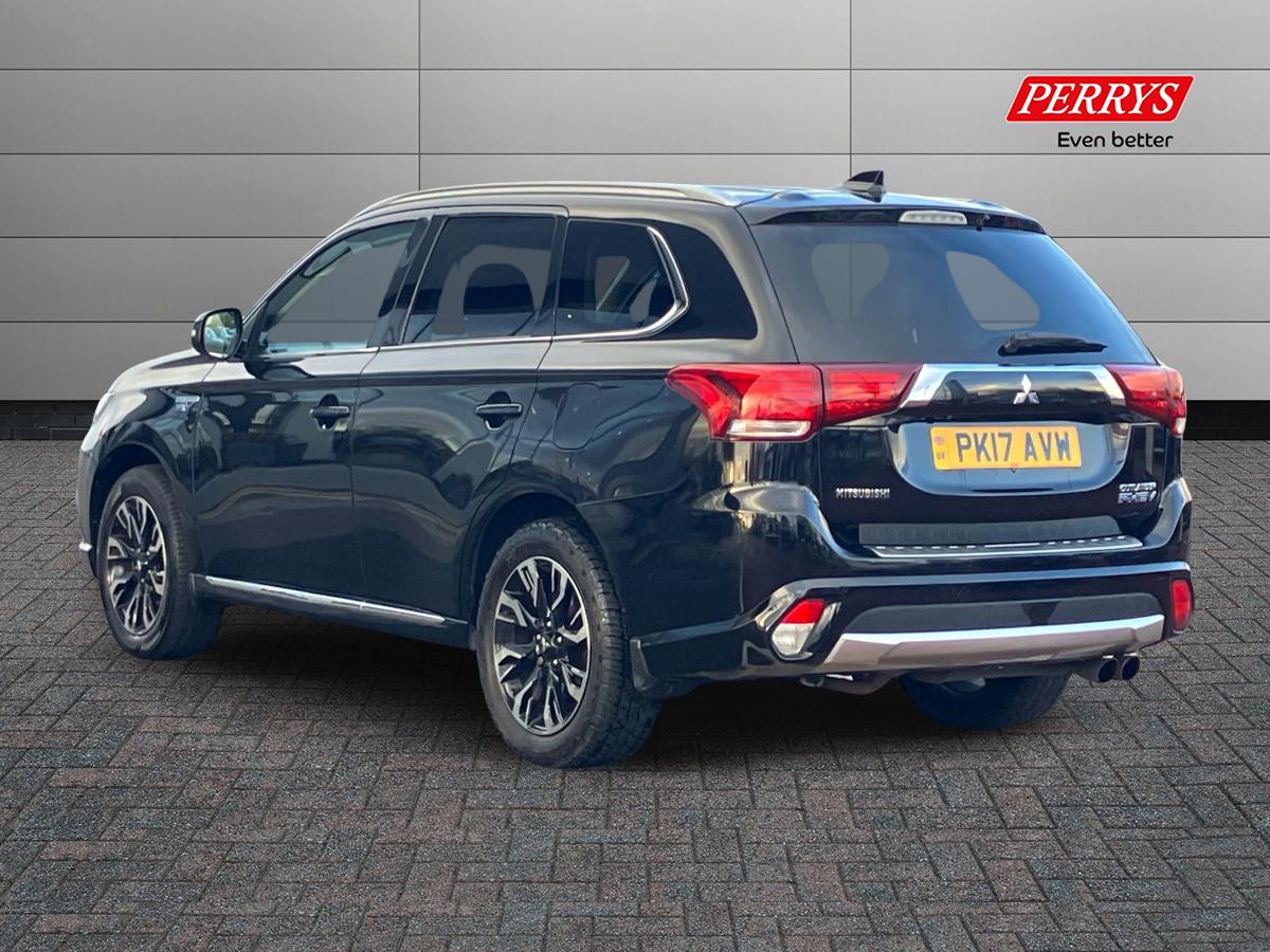 Used Mitsubishi Outlander 2017 for sale - 76612003: Photo 2