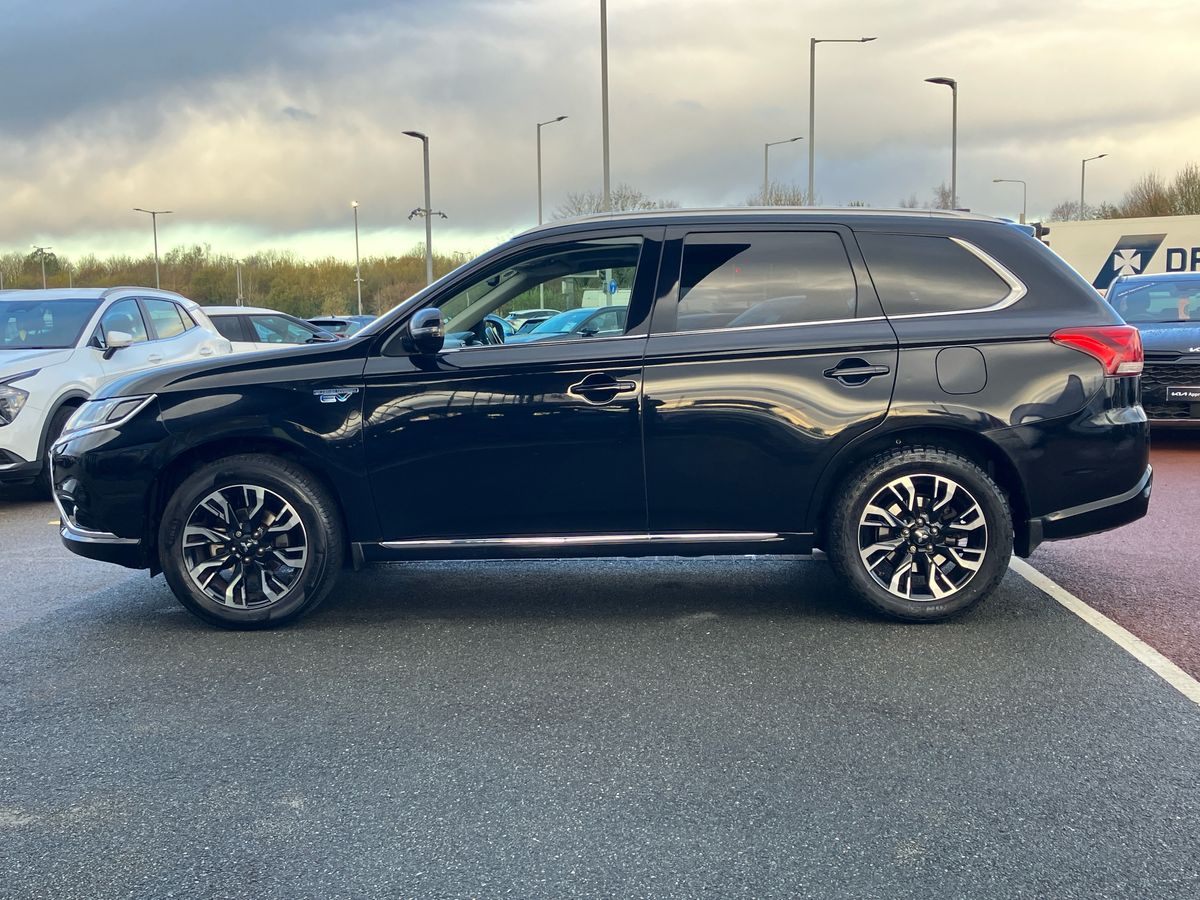 Used Mitsubishi Outlander 2017 for sale - 76612003: Photo 32