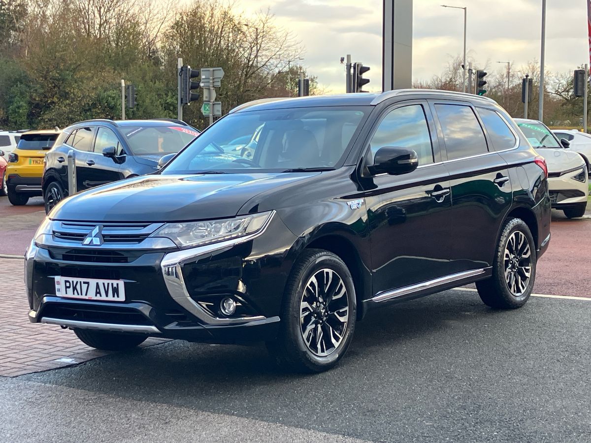 Used Mitsubishi Outlander 2017 for sale - 76612003: Photo 35