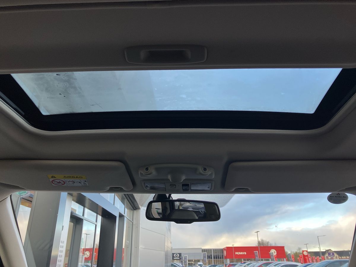 Used Mitsubishi Outlander 2017 for sale - 76612003: Photo 43