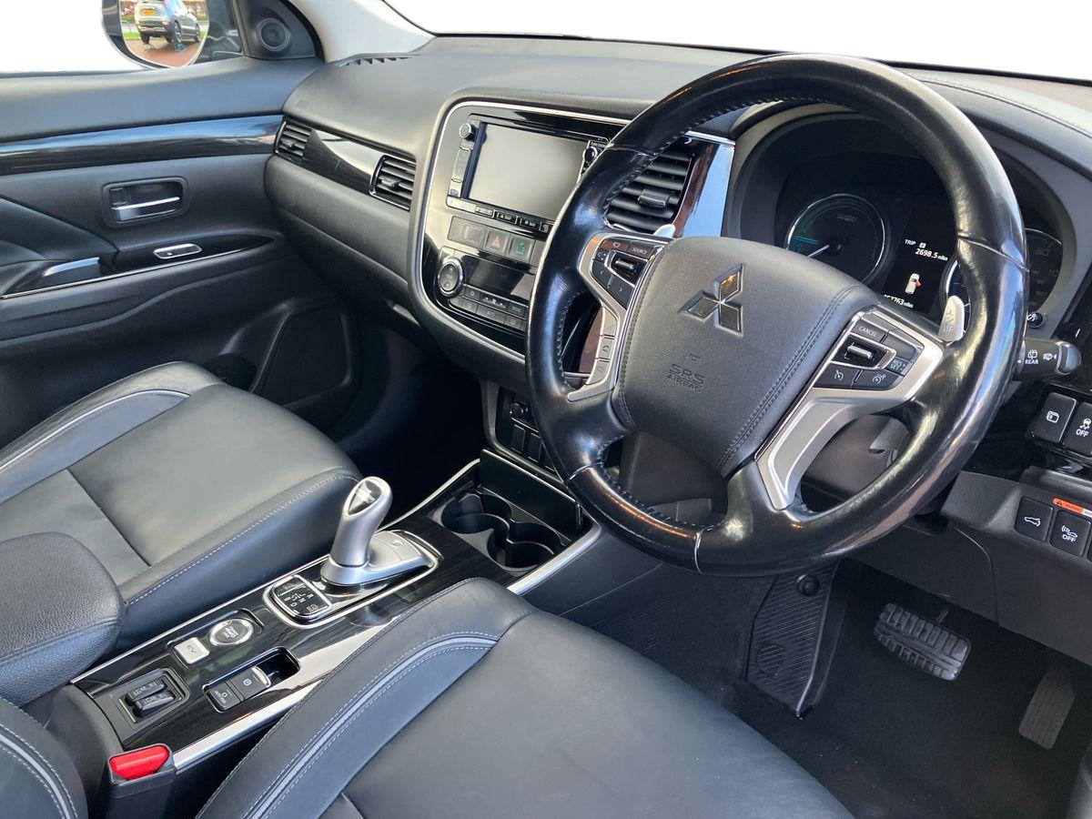 Used Mitsubishi Outlander 2017 for sale - 76612003: Photo 8