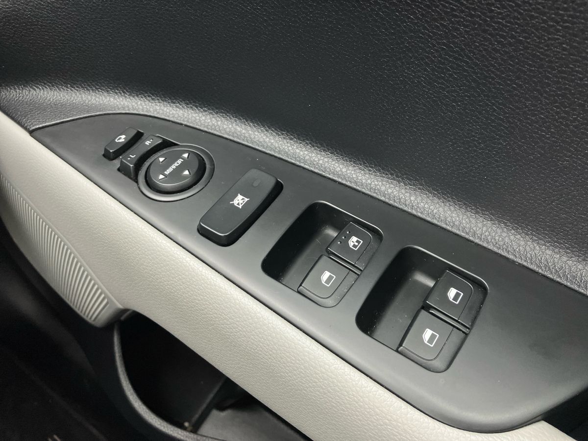 Used Kia Stonic 2023 for sale - 77240462: Photo 18