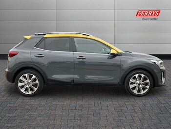 Used Kia Stonic 2023 for sale - 77240462: Photo