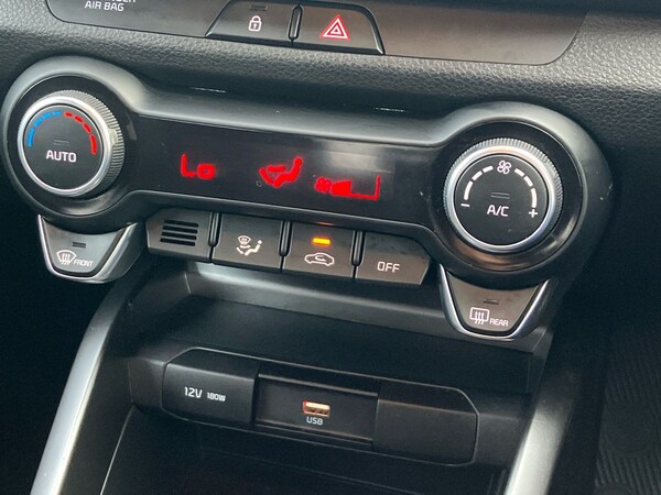 Used Kia Stonic 2023 for sale - 76090228: Photo 13