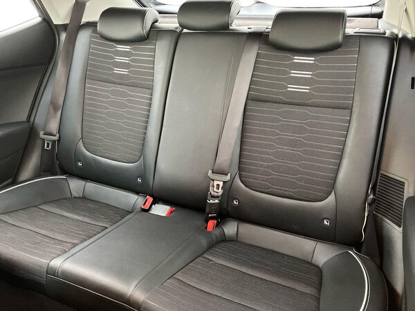 Used Kia Stonic 2023 for sale - 76090228: Photo 20