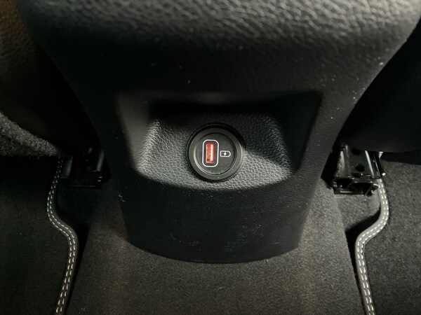 Used Kia Stonic 2023 for sale - 76090228: Photo 27