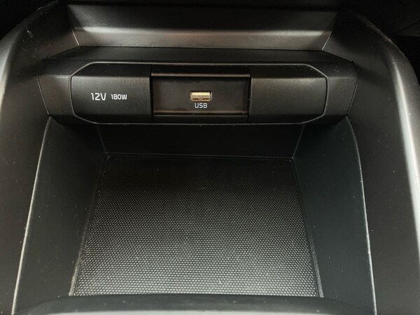 Used Kia Stonic 2023 for sale - 76090228: Photo 33