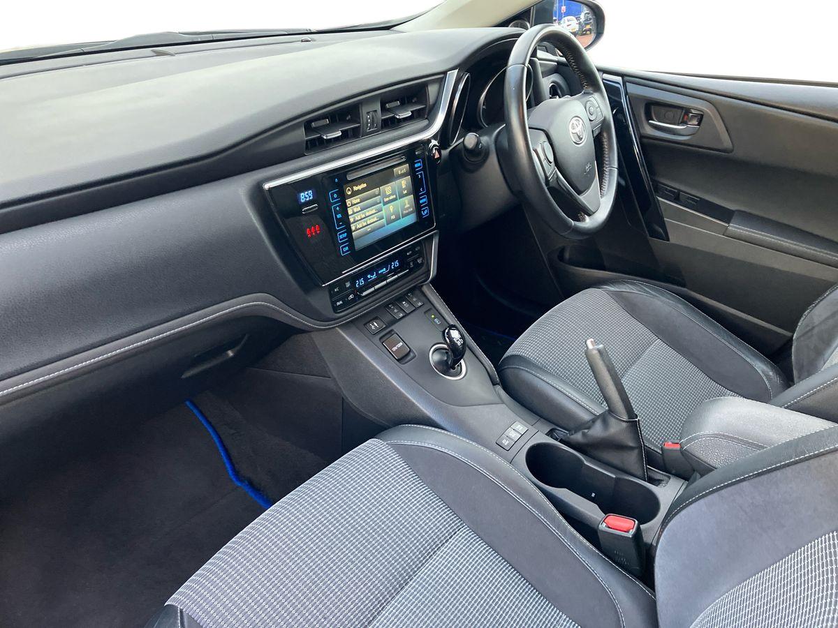 Used Toyota Auris 2017 for sale - 76542403: Photo 6