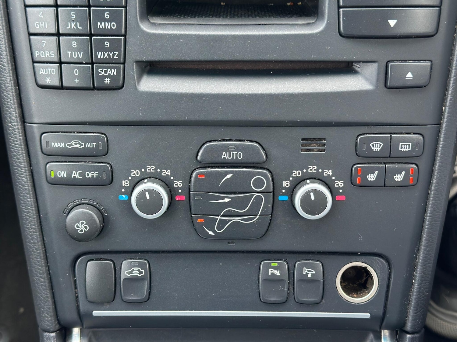 Used Volvo XC90 2011 for sale - 77396148: Photo 31