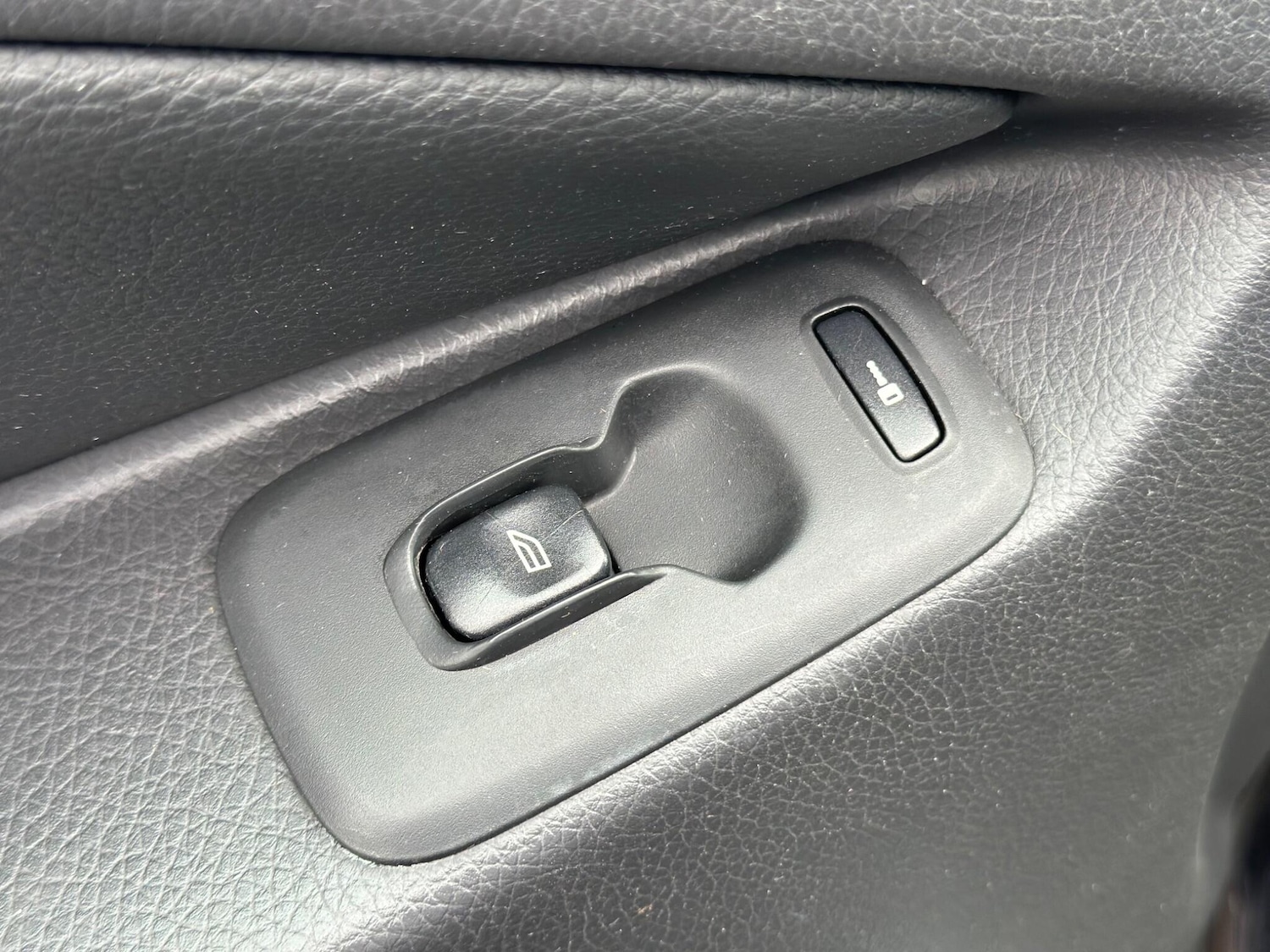 Used Volvo XC90 2011 for sale - 77396148: Photo 35