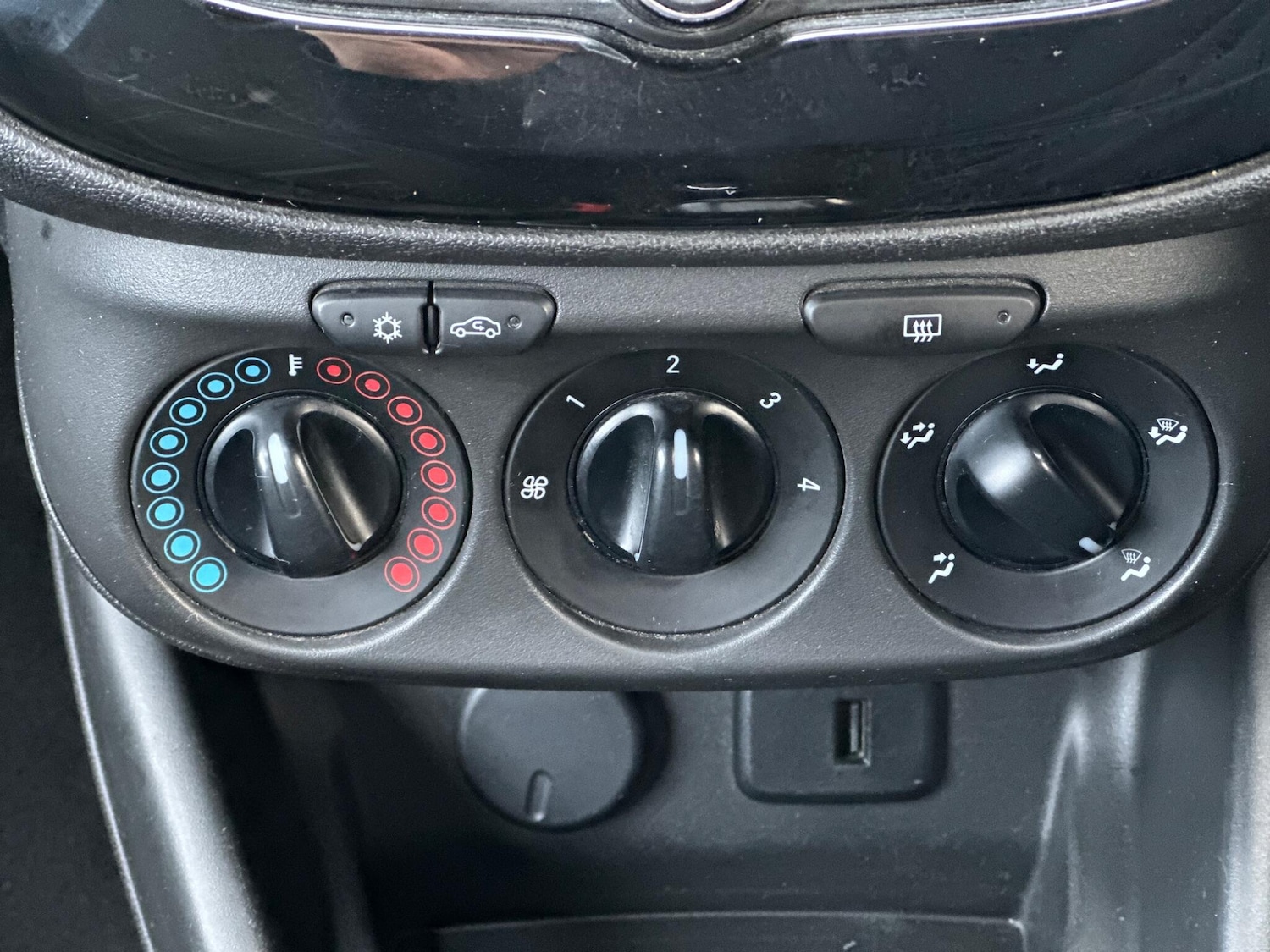 Used Vauxhall Corsa 2016 for sale - 77396291: Photo 14